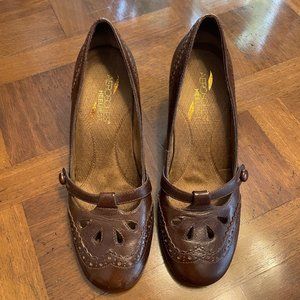 Aerosoles Heelrest - brown heels - size 6.5 - almost new